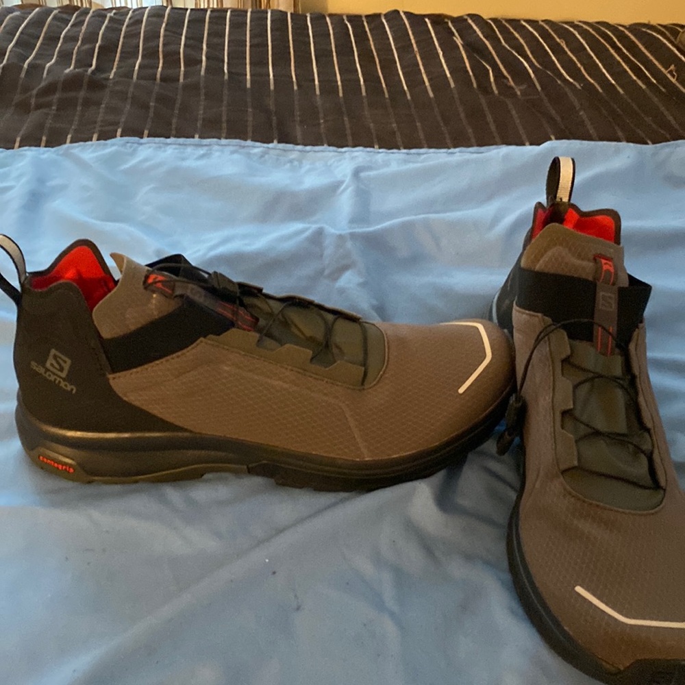 Men’s Salomon shoe/ rain shoes